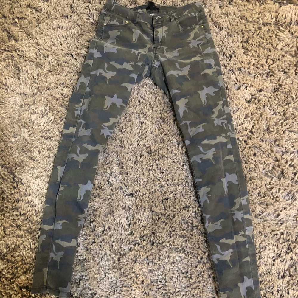 H&M camo pants